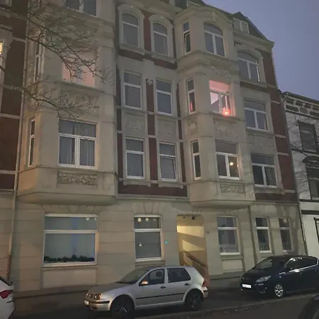 Apartment Sudstadt-fewo Mit Grossem Balkon Nahe Und - Uber Den Dachern Von Whv Wilhelmshaven